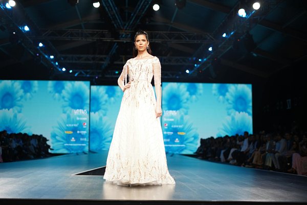 Secrets d'une Maquilleuse Experte : Maîtriser l'Art du Maquillage Naturel